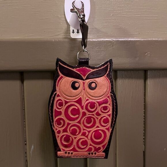 Tooled Dyed Leather Owl bag Charm Made in India - Picture 1 of 9